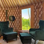 Luxussátor Glamping Marcipan - Jurty Ve Vinici Na Jizni Morave