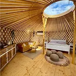 Glamping Marcipan - Jurty Ve Vinici Na Jizni Morave * Blučina