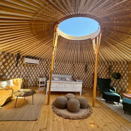 Glamping Ve Vinici - Jurty Zijumarcipan - Jizni Morava * Blučina