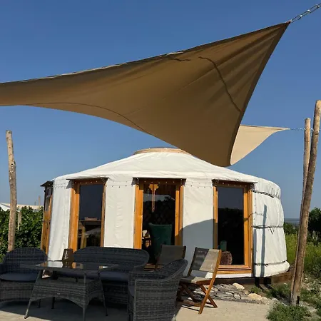 럭셔리텐트 Glamping Ve Vinici - Jurty Zijumarcipan - Jizni Morava *