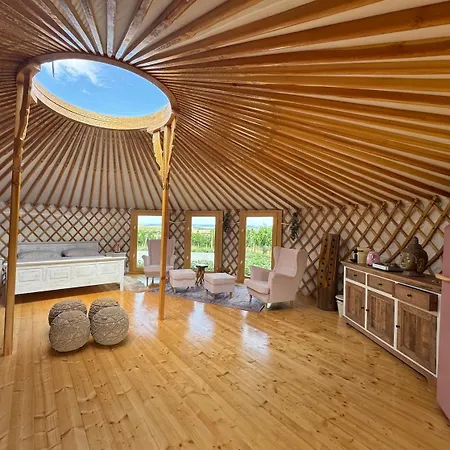 Glamping Ve Vinici - Jurty Zijumarcipan - Jizni Morava *