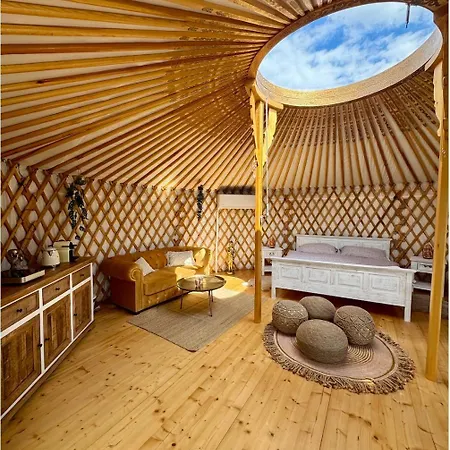 Glamping Ve Vinici - Jurty Zijumarcipan - Jizni Morava * Blučina