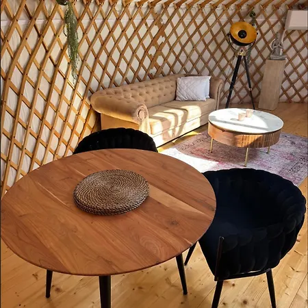 Glamping Ve Vinici - Jurty Zijumarcipan - Jizni Morava