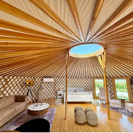 Glamping Ve Vinici - Jurty Zijumarcipan - Jizni Morava * Blučina