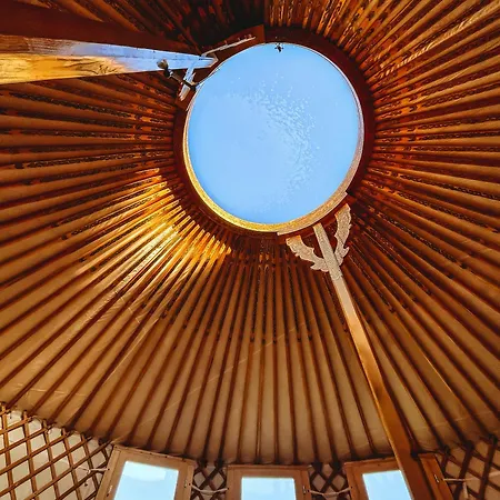 럭셔리텐트 Glamping Ve Vinici - Jurty Zijumarcipan - Jizni Morava
