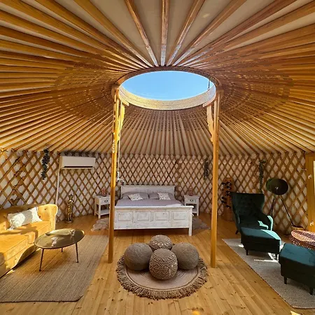 Glamping Ve Vinici - Jurty Zijumarcipan - Jizni Morava *